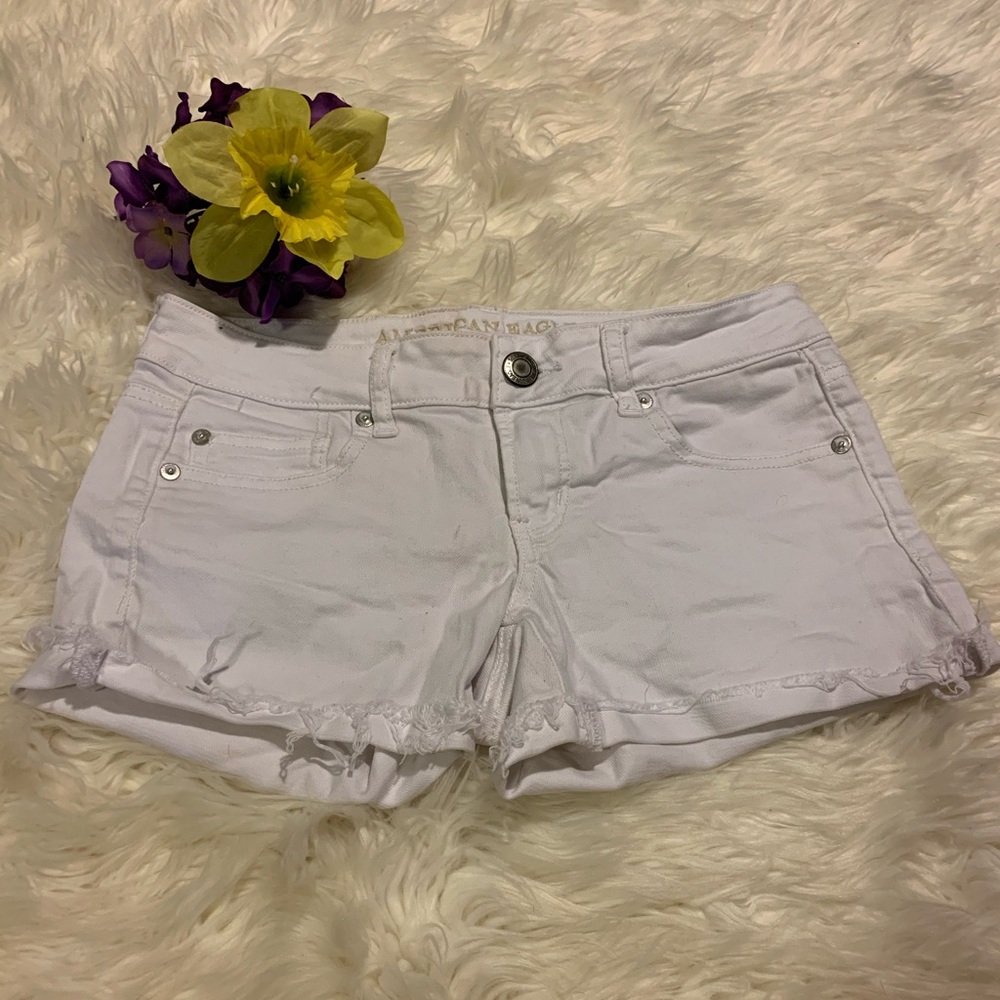 ✨3/25✨ White American Eagle Shorts